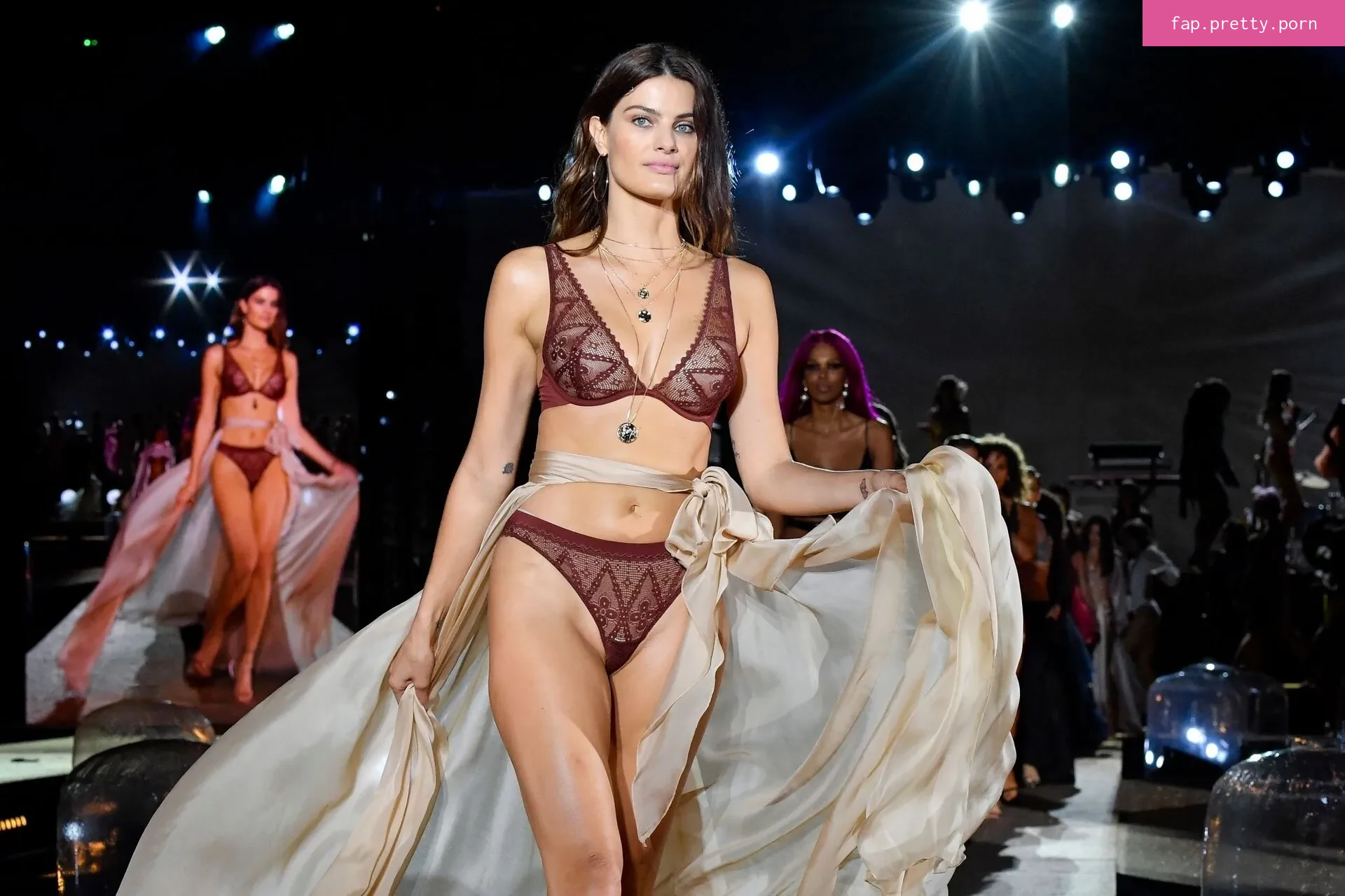 Isabeli Fontana - Photo #04