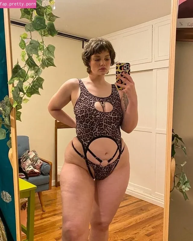 isabel_hendrix - Photo #20