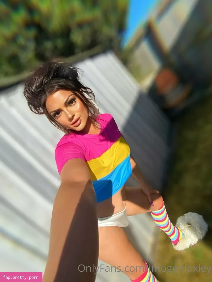 Imogen Loxley - Photo #29