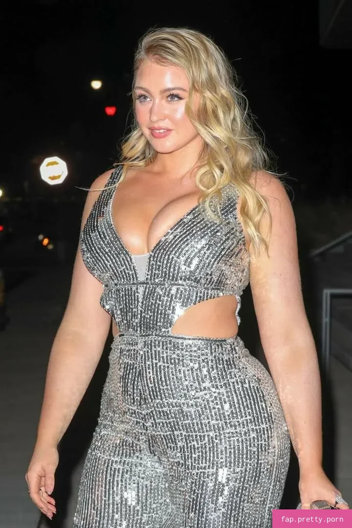 Iskra Lawrence - Photo #53