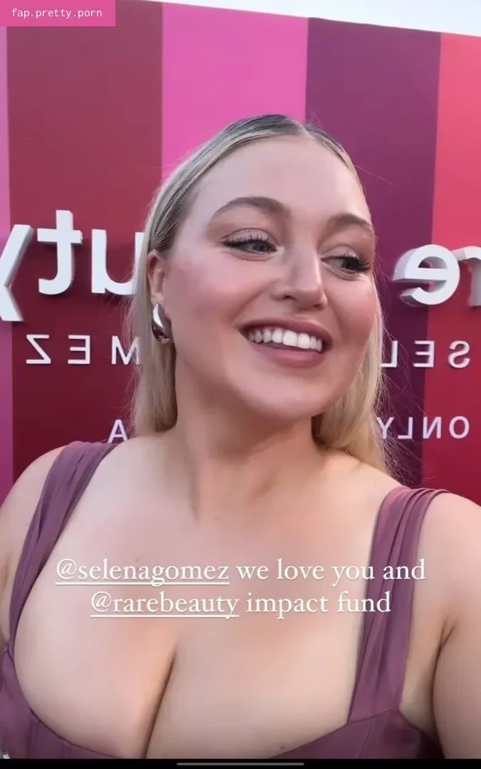 Iskra Lawrence - Photo #31