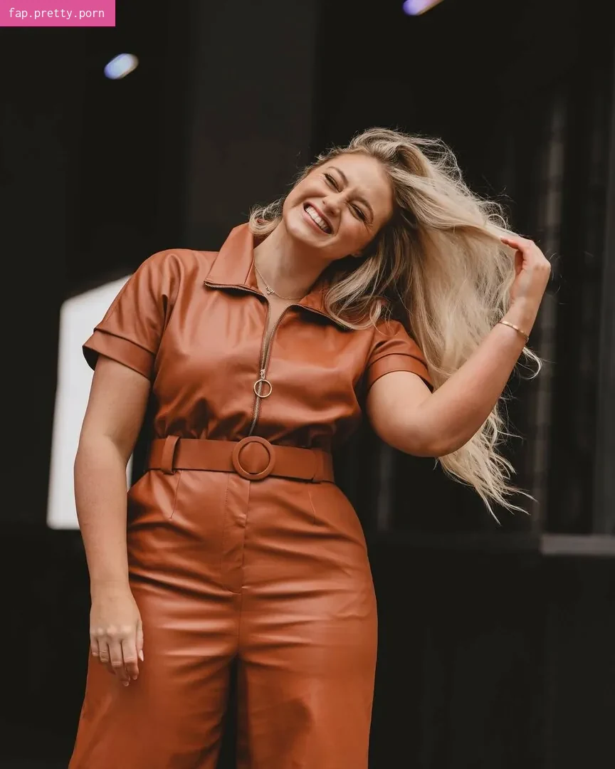Iskra Lawrence - Photo #33