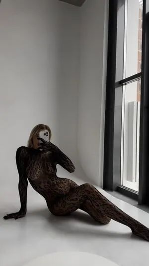 irina_moore_