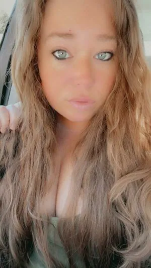 Ivy Mia