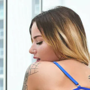 Insanelyillluv444honey