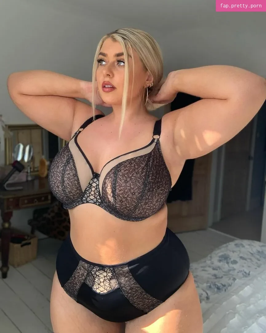 Izzy Nicholls - Photo #15