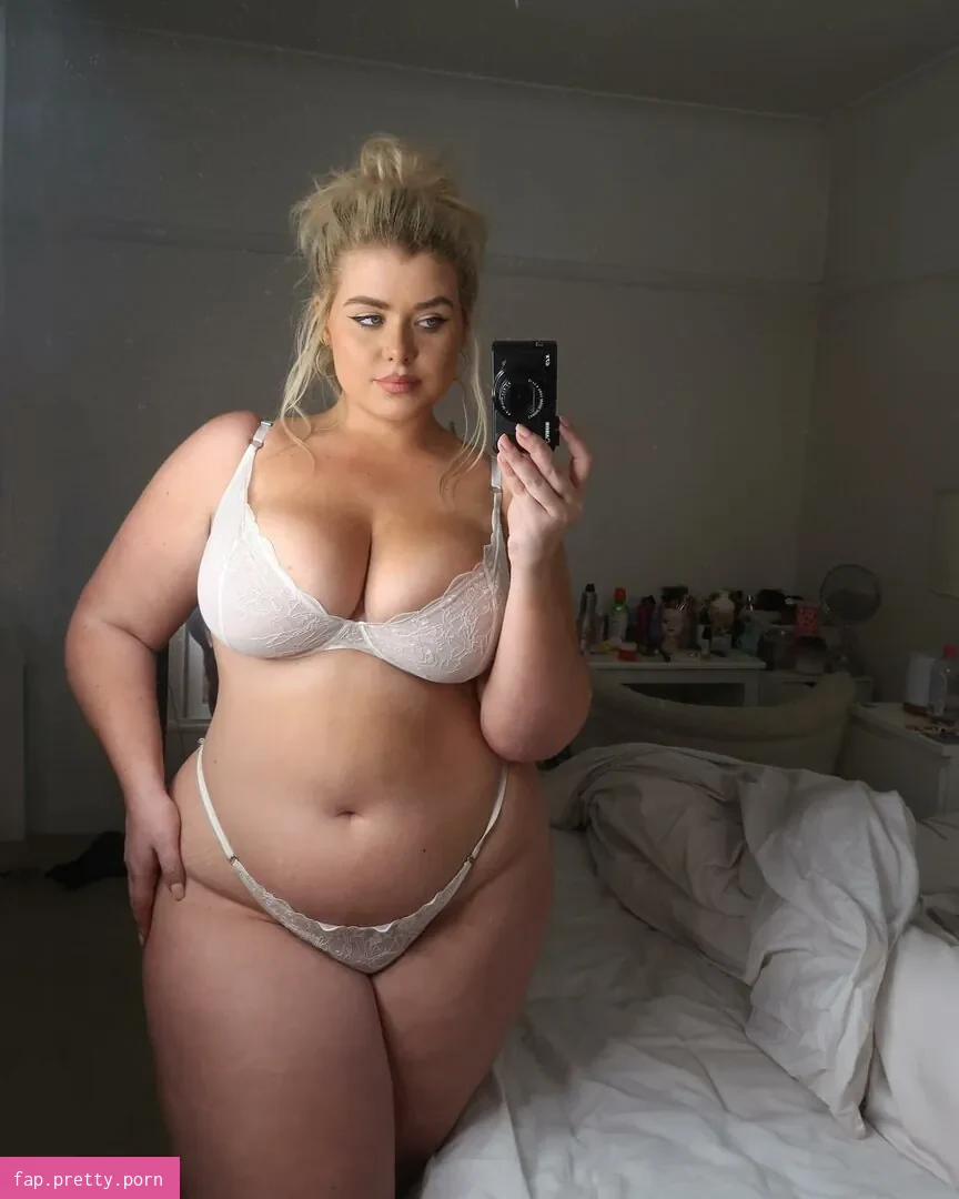 Izzy Nicholls - Photo #31