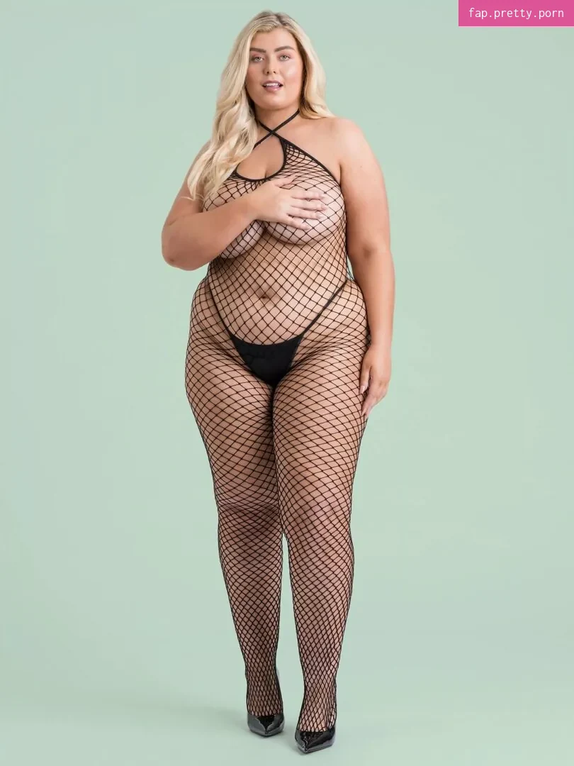 Izzy Nicholls - Photo #39