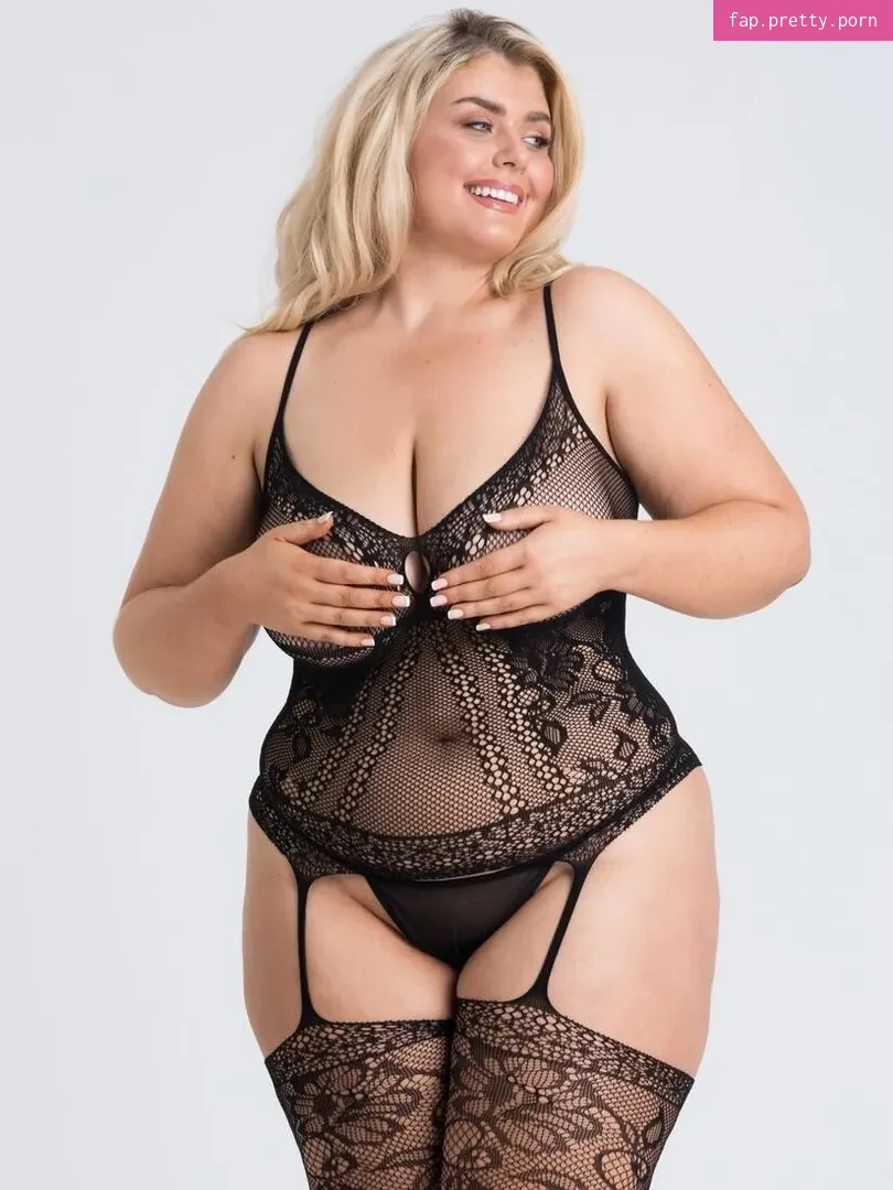 Izzy Nicholls - Photo #39