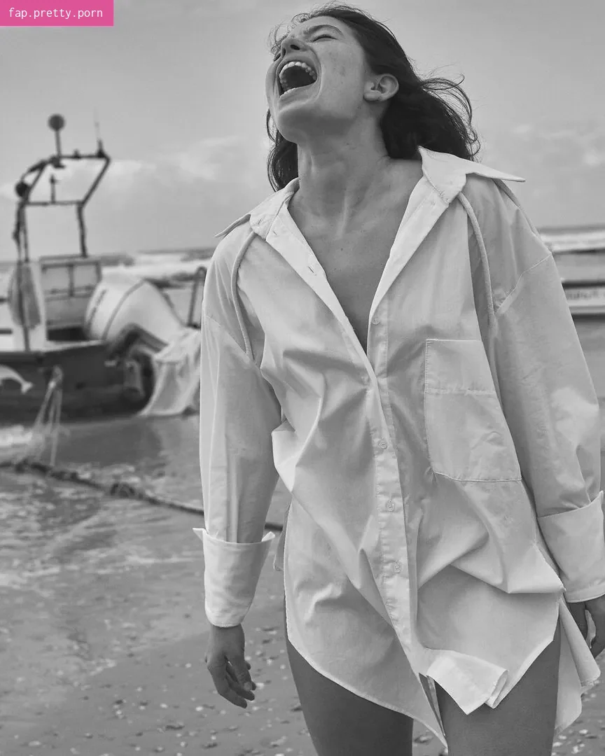 Ilit Ozer - Photo #01