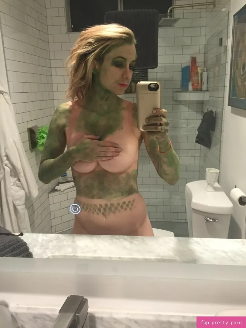 Iliza Shlesinger - Photo #93