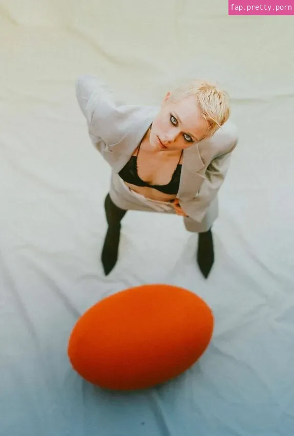 Ivanna Sakhno - Photo #42