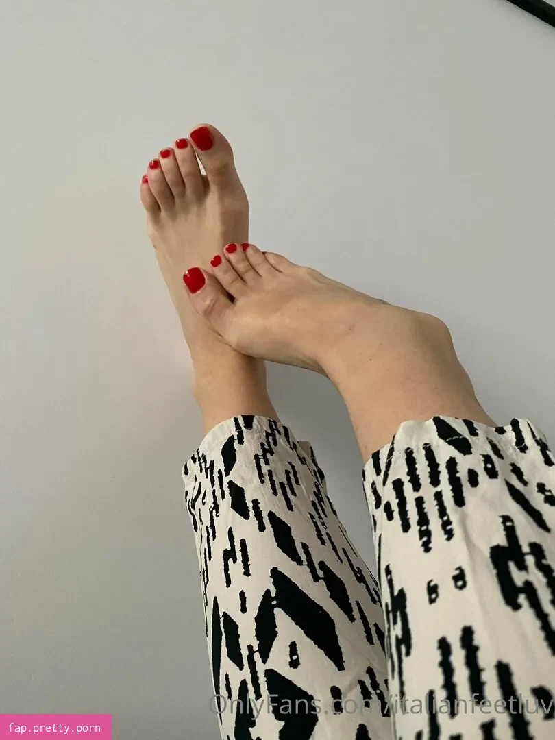 italianfeetluv - Photo #43
