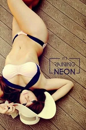 Itsrainingneon