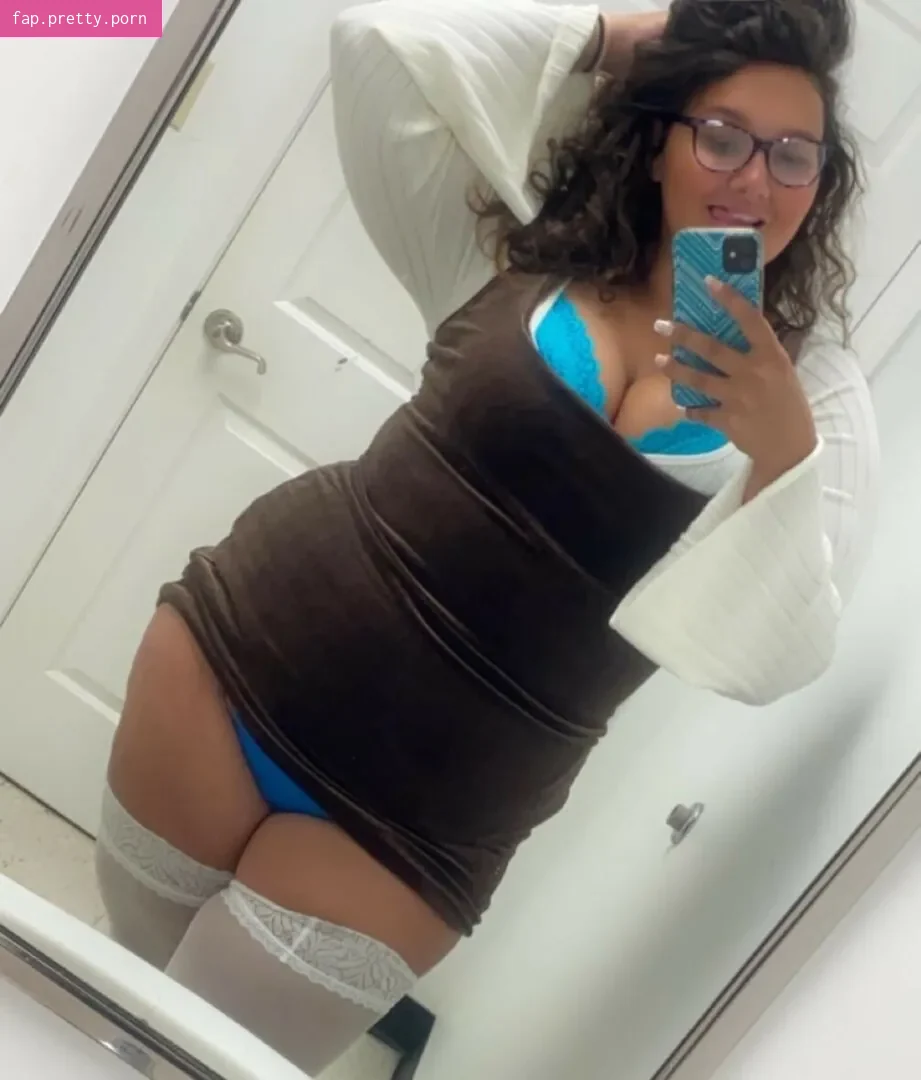 Itsthecleavagequeen - Photo #07