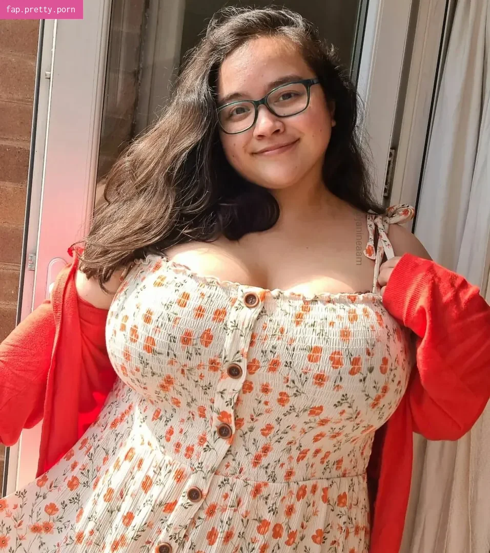 janineaam - Photo #01