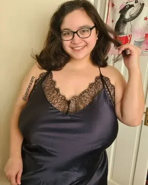 janineaam