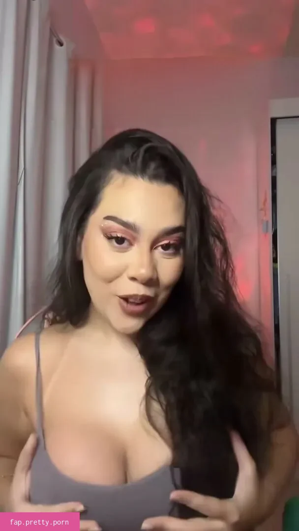 Julia Alvarenga - Photo #41