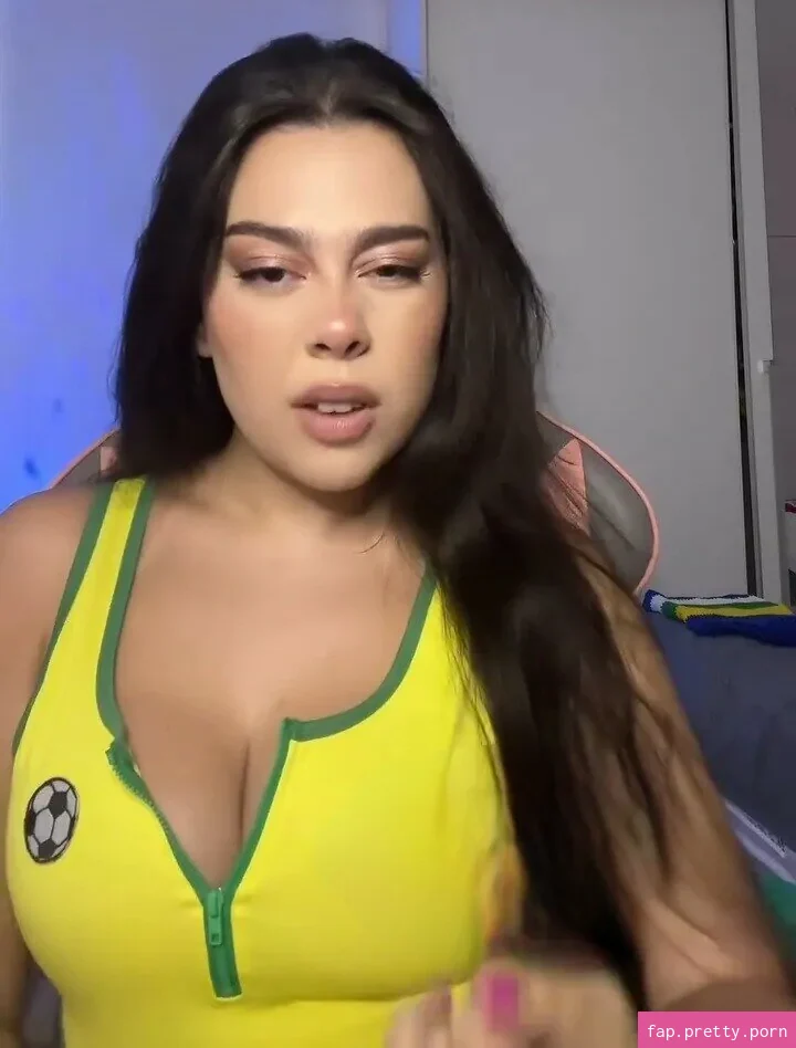 Julia Alvarenga - Photo #58