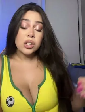 Julia Alvarenga