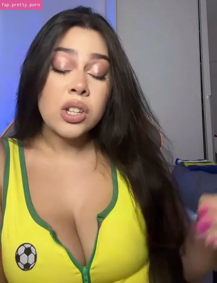 Julia Alvarenga - Photo #60