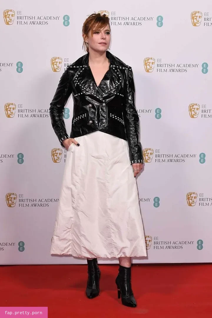 Jessie Buckley - Photo #15