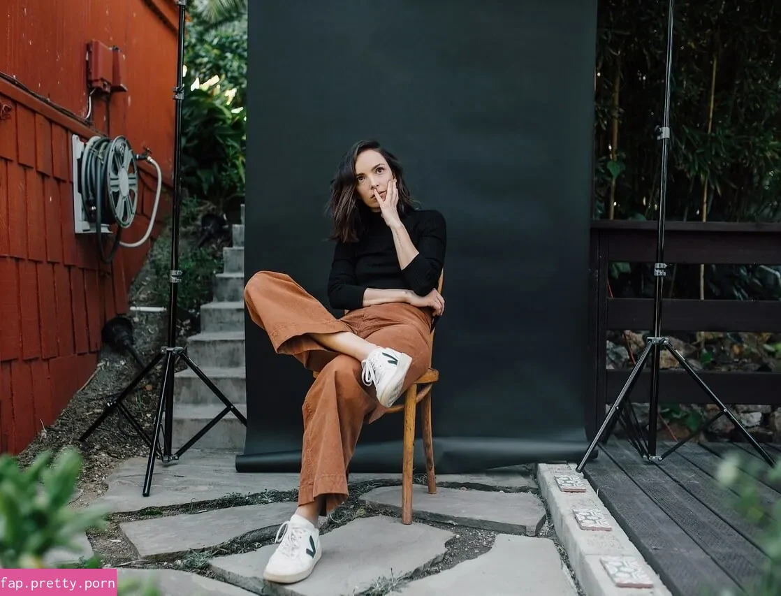 Jodi Balfour - Photo #15
