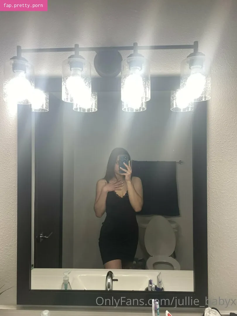 jullie_babyx - Photo #06