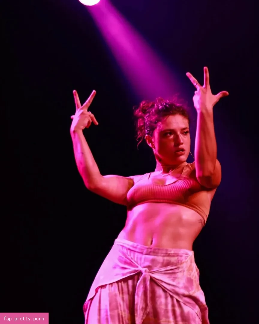 Jade Chynoweth - Photo #05