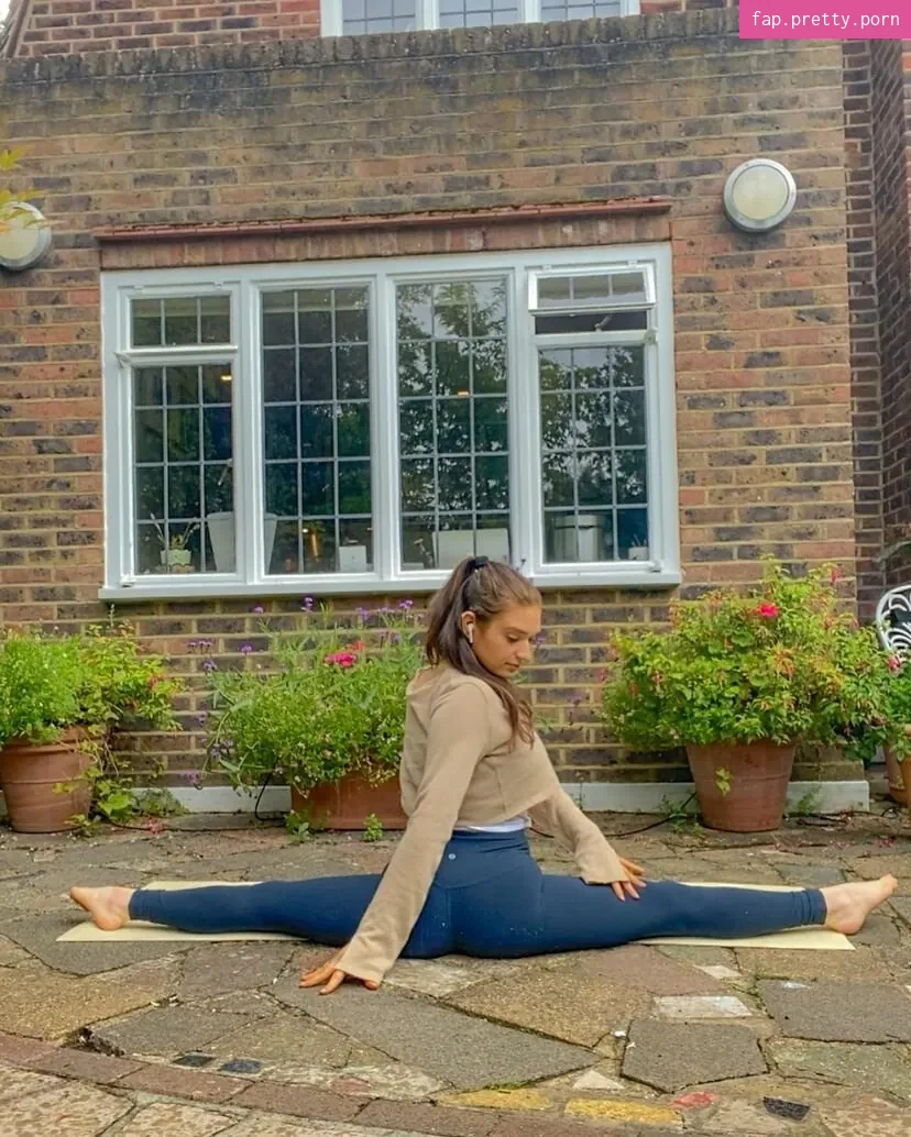 Jennifer Cohen - Photo #23