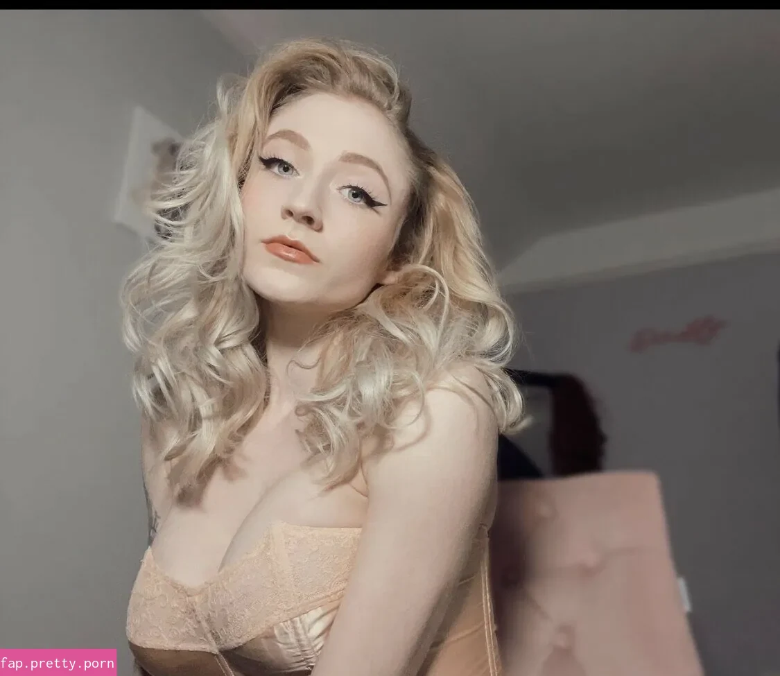 Janet Devlin - Photo #38