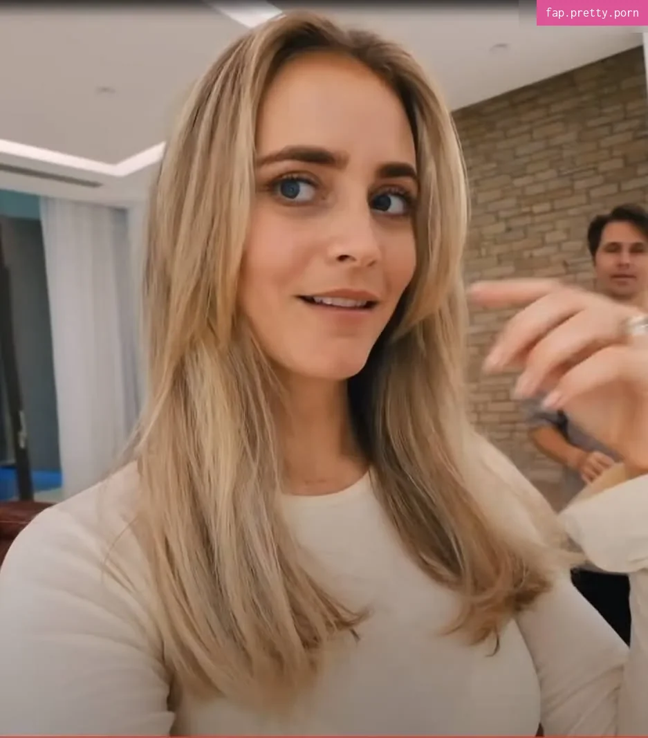 Janni Deler - Photo #46