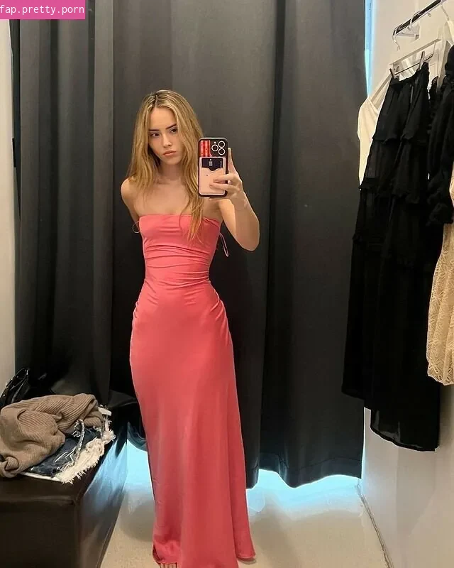 Julia Ernst - Photo #15