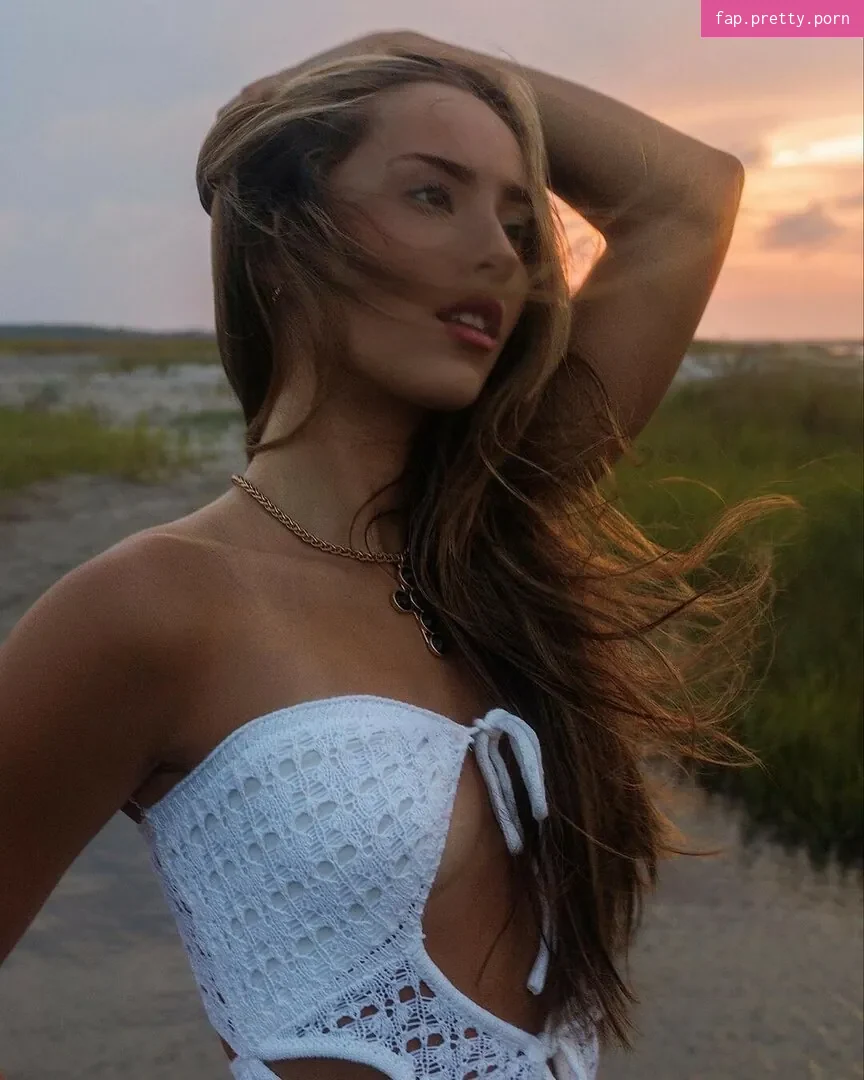 Julia Ernst - Photo #93