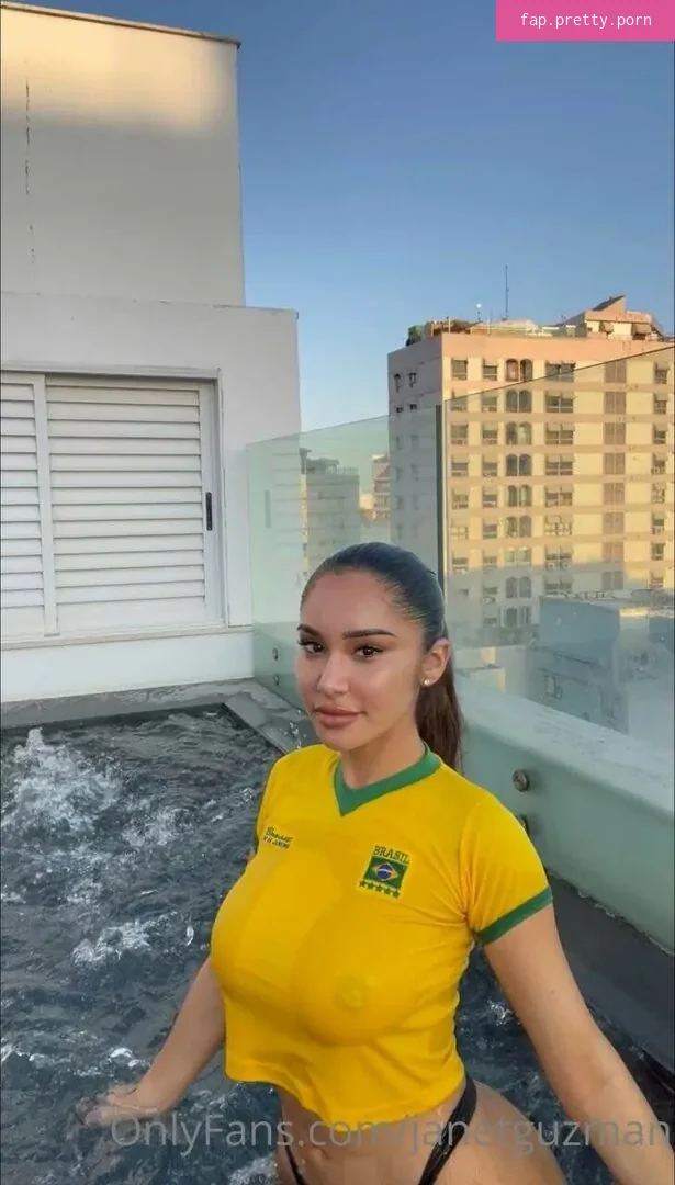 Janet Guzman - Photo #13