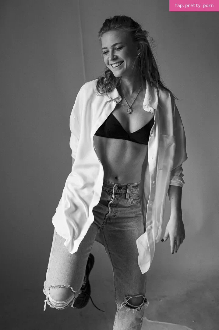 Jeanne Goursaud - Photo #36