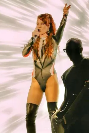 Jess Glynne