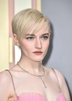 Julia Garner