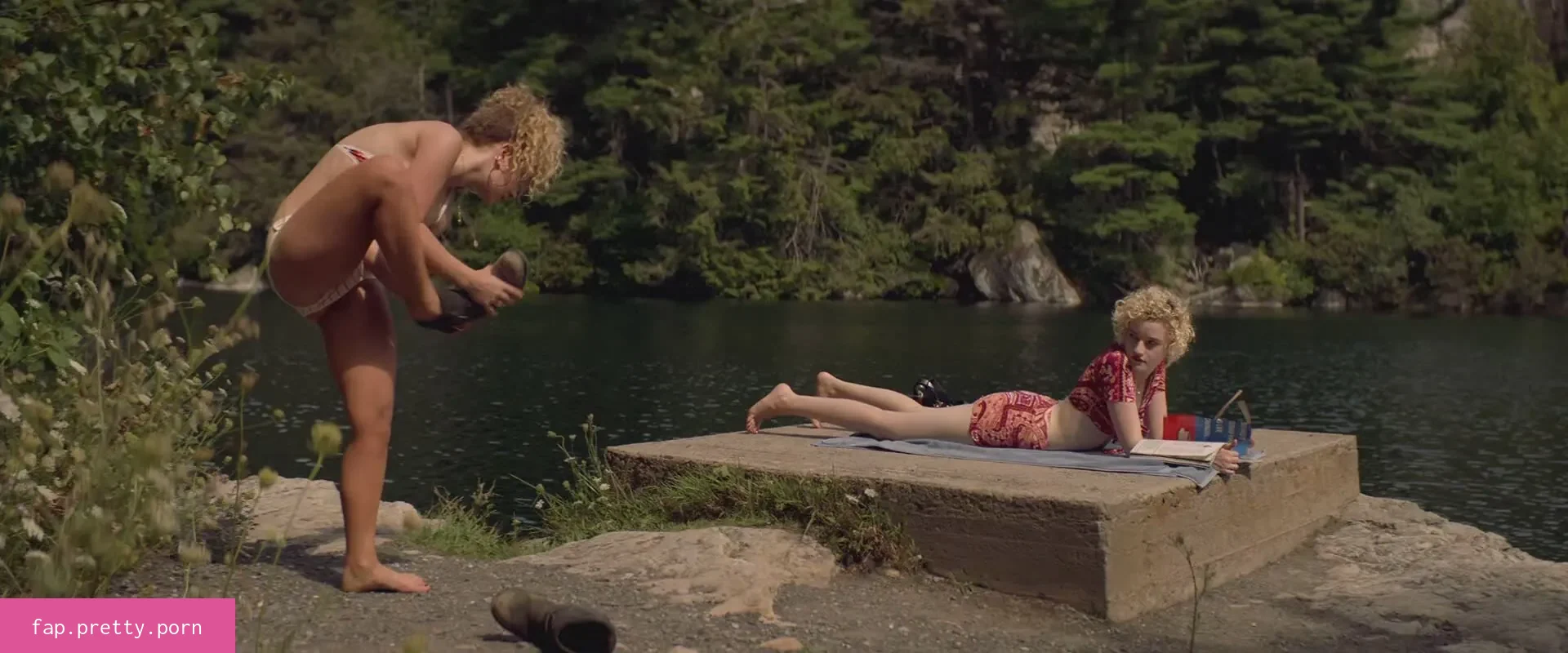 Julia Garner - Photo #22