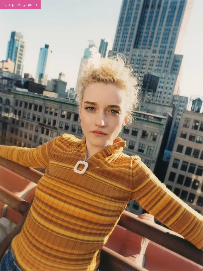Julia Garner - Photo #13