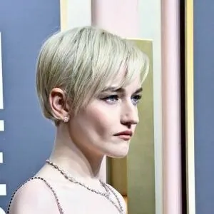 Julia Garner