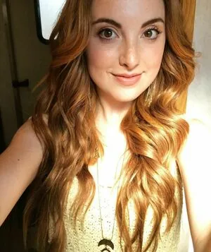 Juliette Goglia content