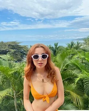 Juliette Goglia content