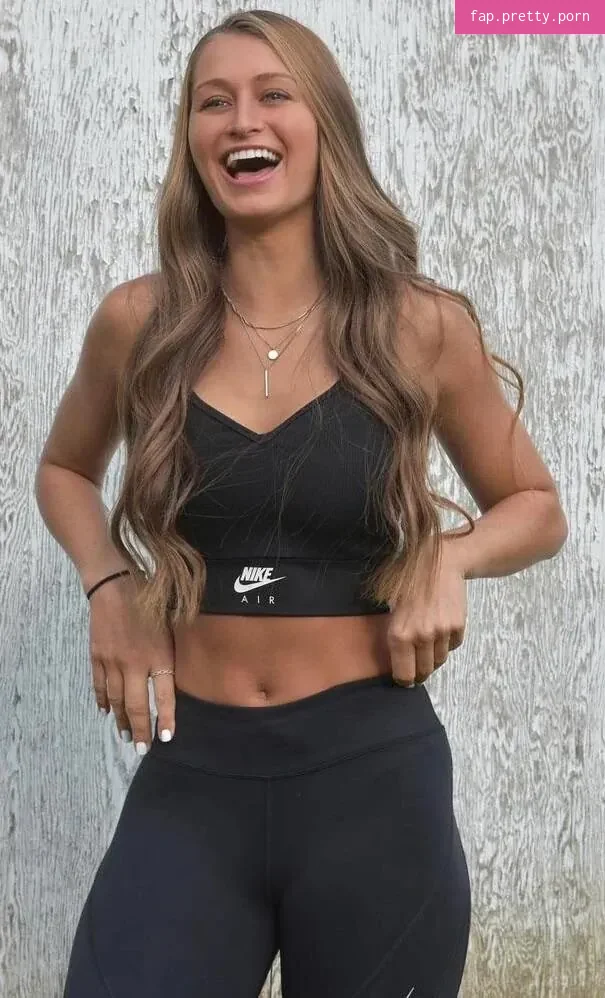 Jordyn Huitema - Photo #11