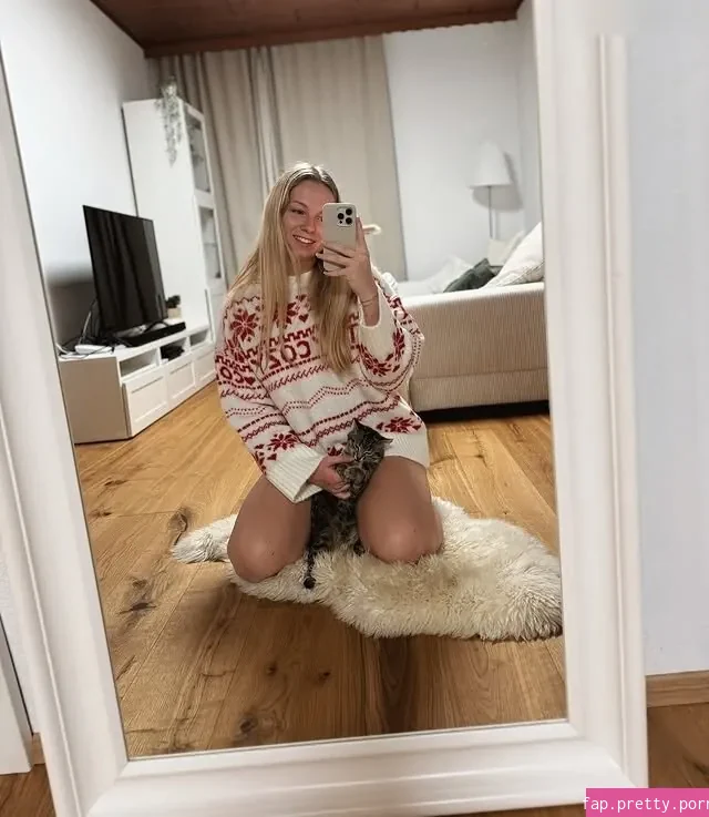 Julia Haas - Photo #06