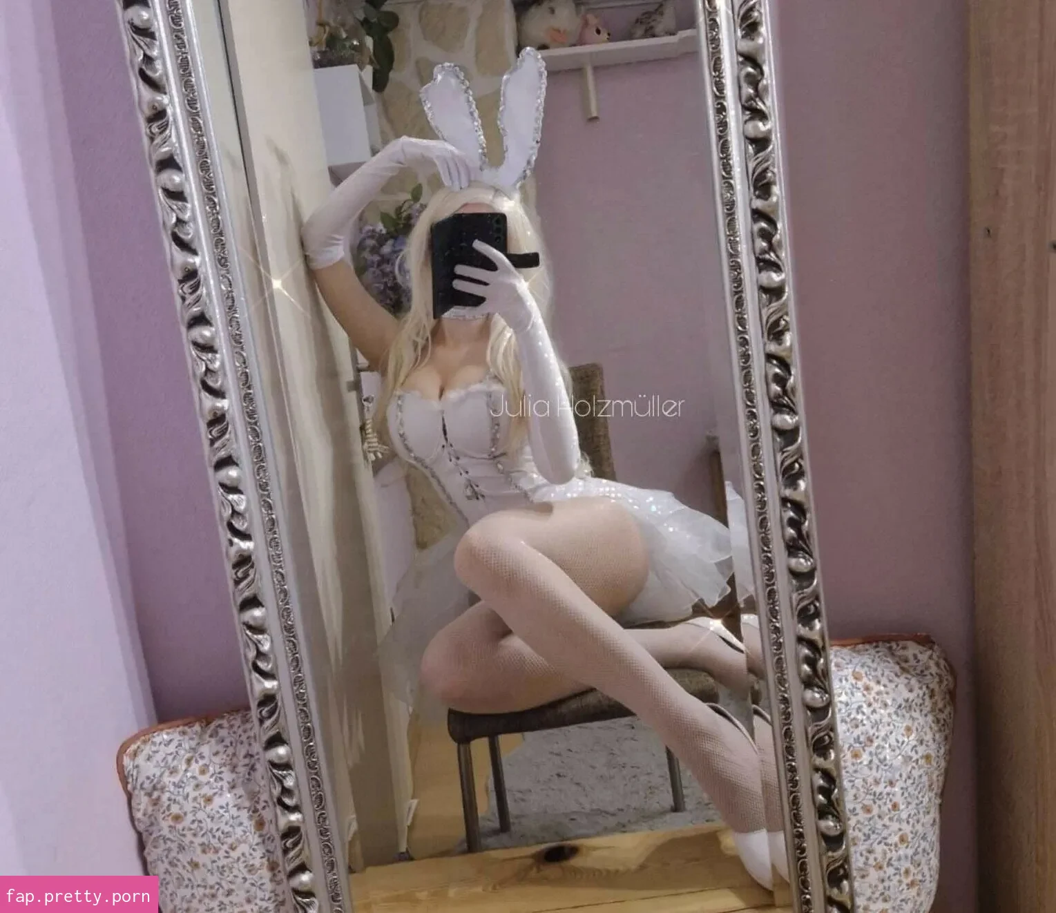 Julia Holzmueller - Photo #06