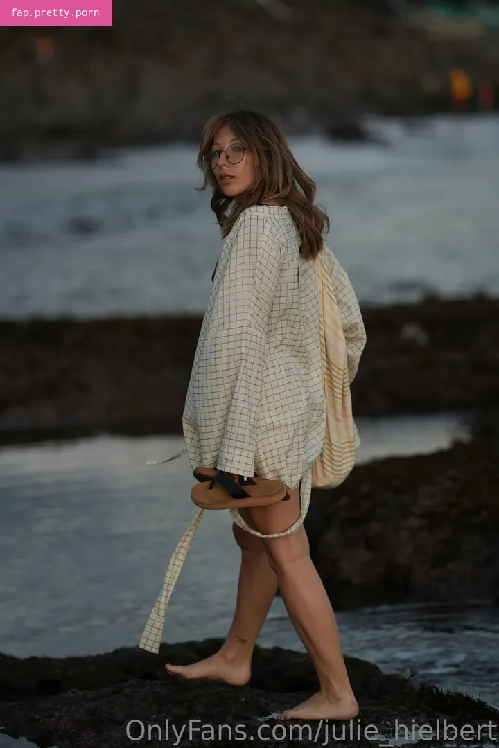 Julie Hielbert - Photo #52