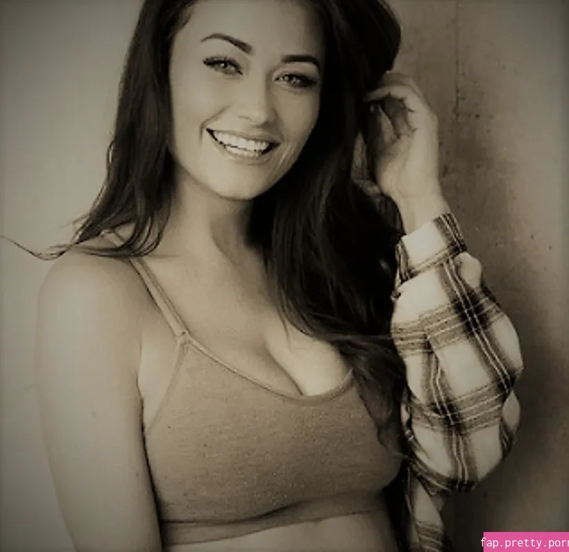 Jess Impiazzi - Photo #25