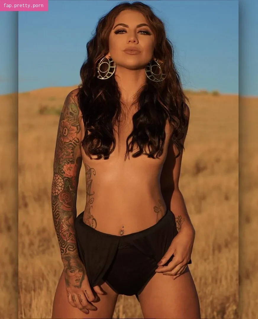 Justine Jorelle - Photo #10