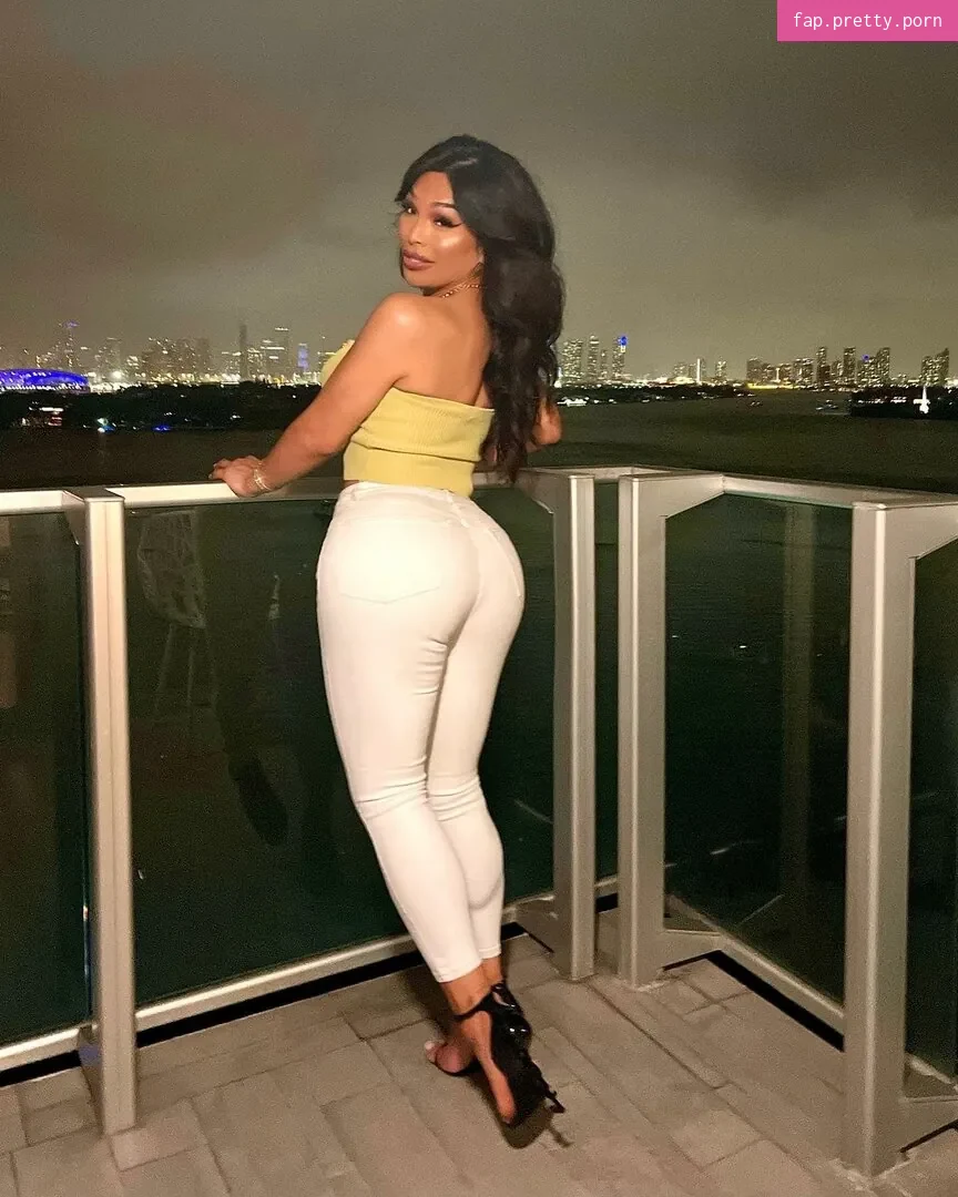 Jaslyn Lee - Photo #09